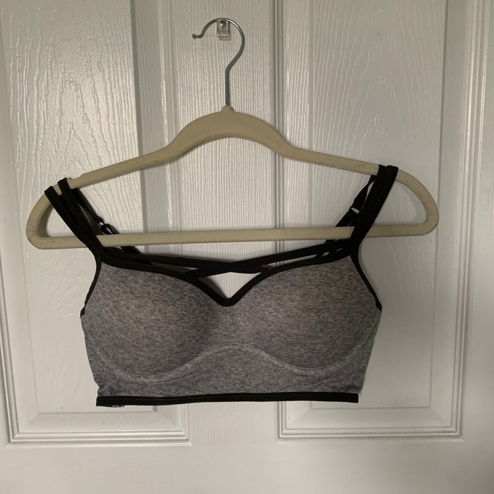 sports bra
